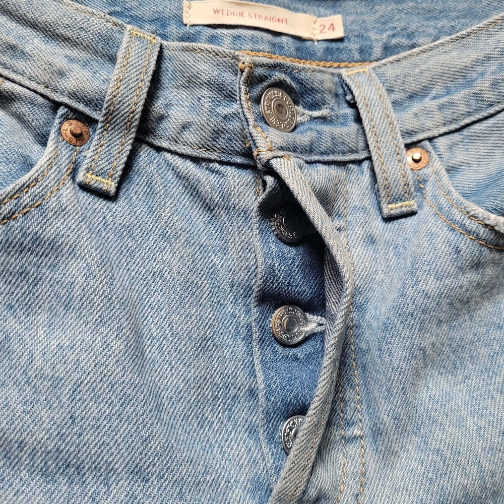Levi's Wedgie Straight Size 24 Light Blue Wash - Picture 3 of 12